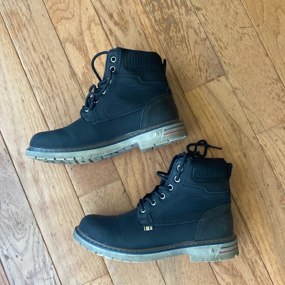Minshansha Black Lace-Up Boots